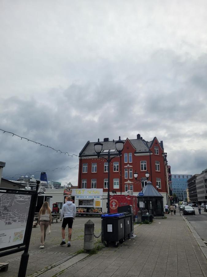 Single Elegant Room I Sentrum- Sea View Alesund Ngoại thất bức ảnh