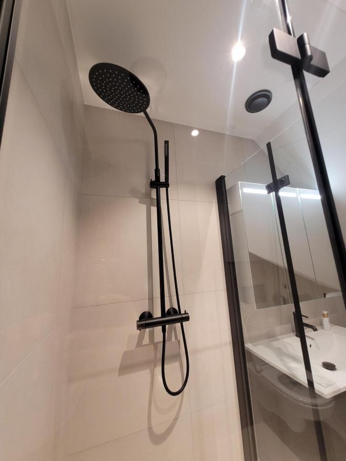 Single Elegant Room I Sentrum- Sea View Alesund Ngoại thất bức ảnh