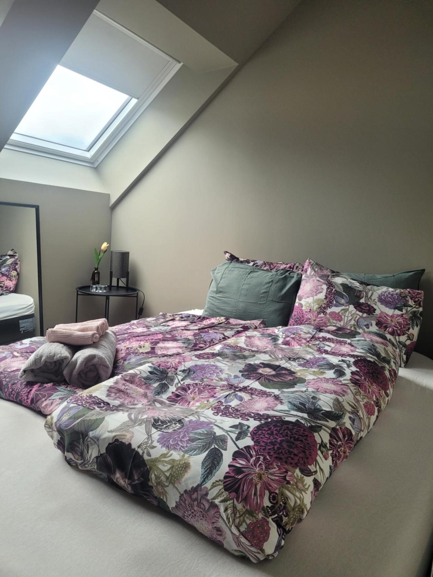 Single Elegant Room I Sentrum- Sea View Alesund Ngoại thất bức ảnh